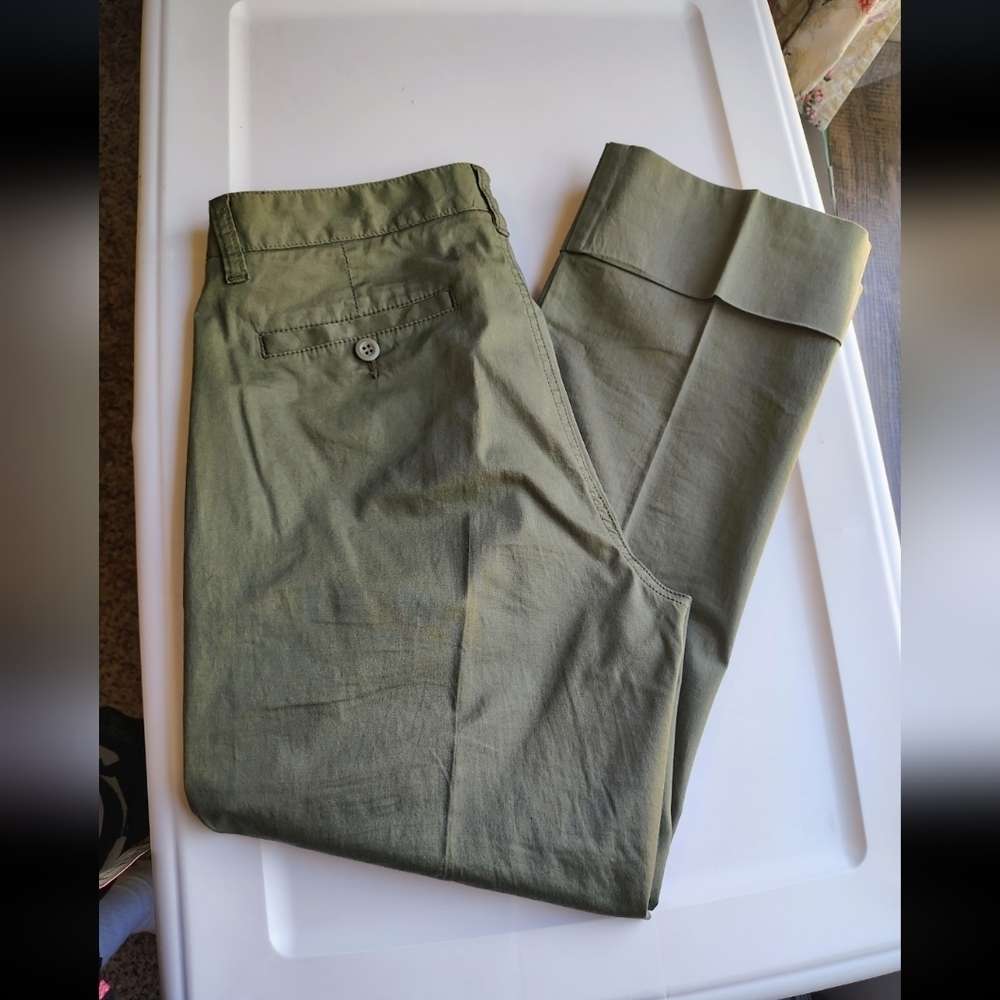 Polo Jeans Co Ralph Lauren Women's Mid-Rise Cuffed Capri Pants,Cotton Outdoor 8. - Picture 8 of 14
